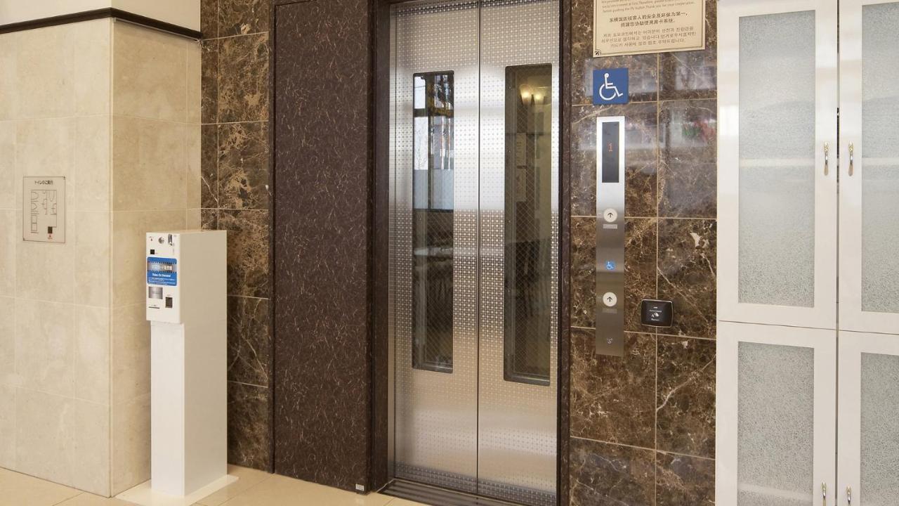 Toyoko Inn Shin-Osaka-Eki Higashi-Guchi Экстерьер фото